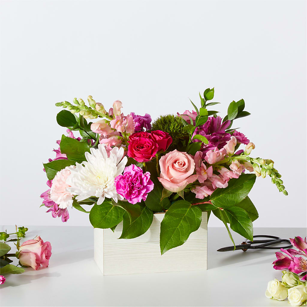 Sweetberry Box – A Florist Original – Luxe Flowers Birmingham, Birmingham MI