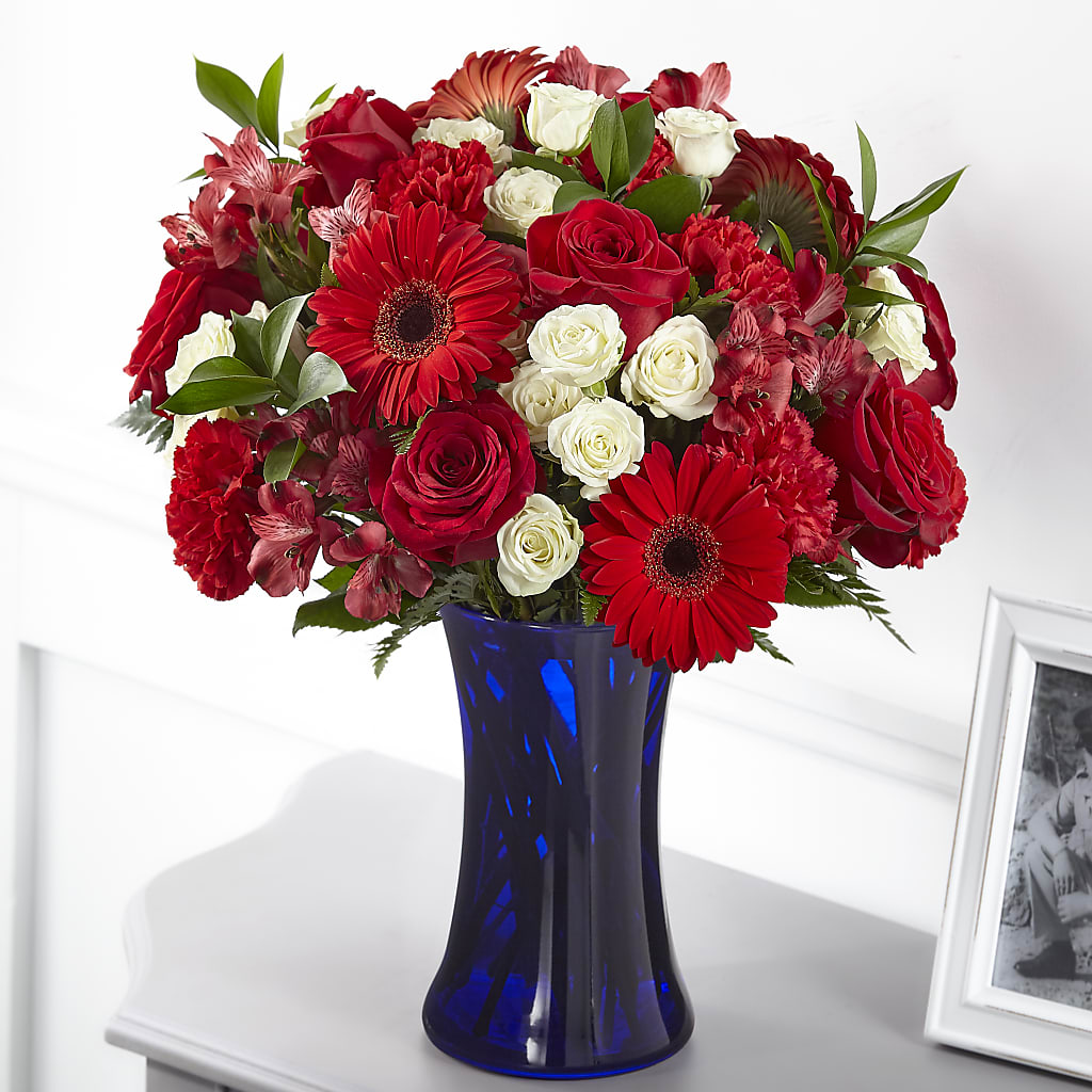 Hearts Embrace Bouquet – Luxe Flowers Birmingham, Birmingham MI