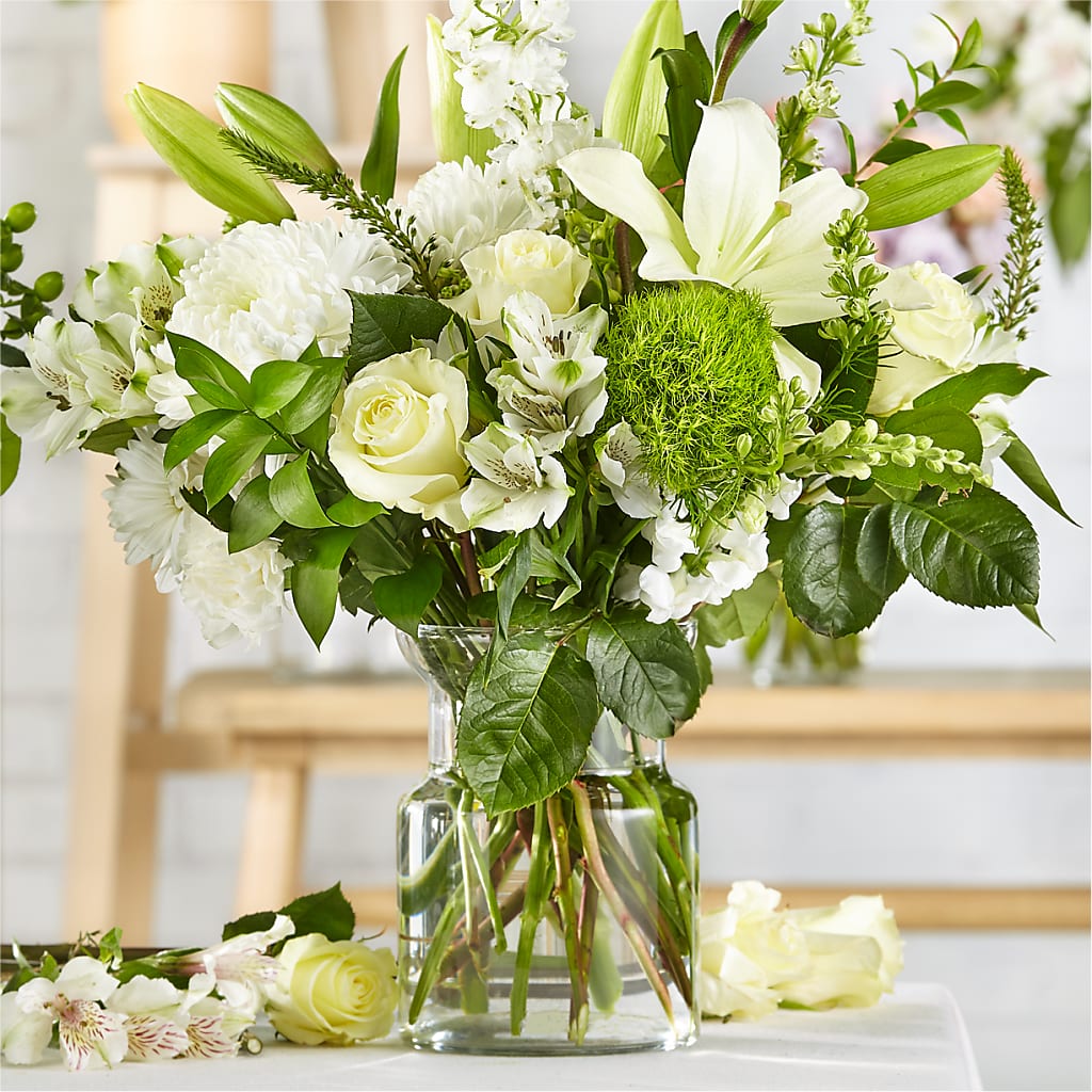 Classic Ivory – A Florist Original – Luxe Flowers Birmingham, Birmingham MI