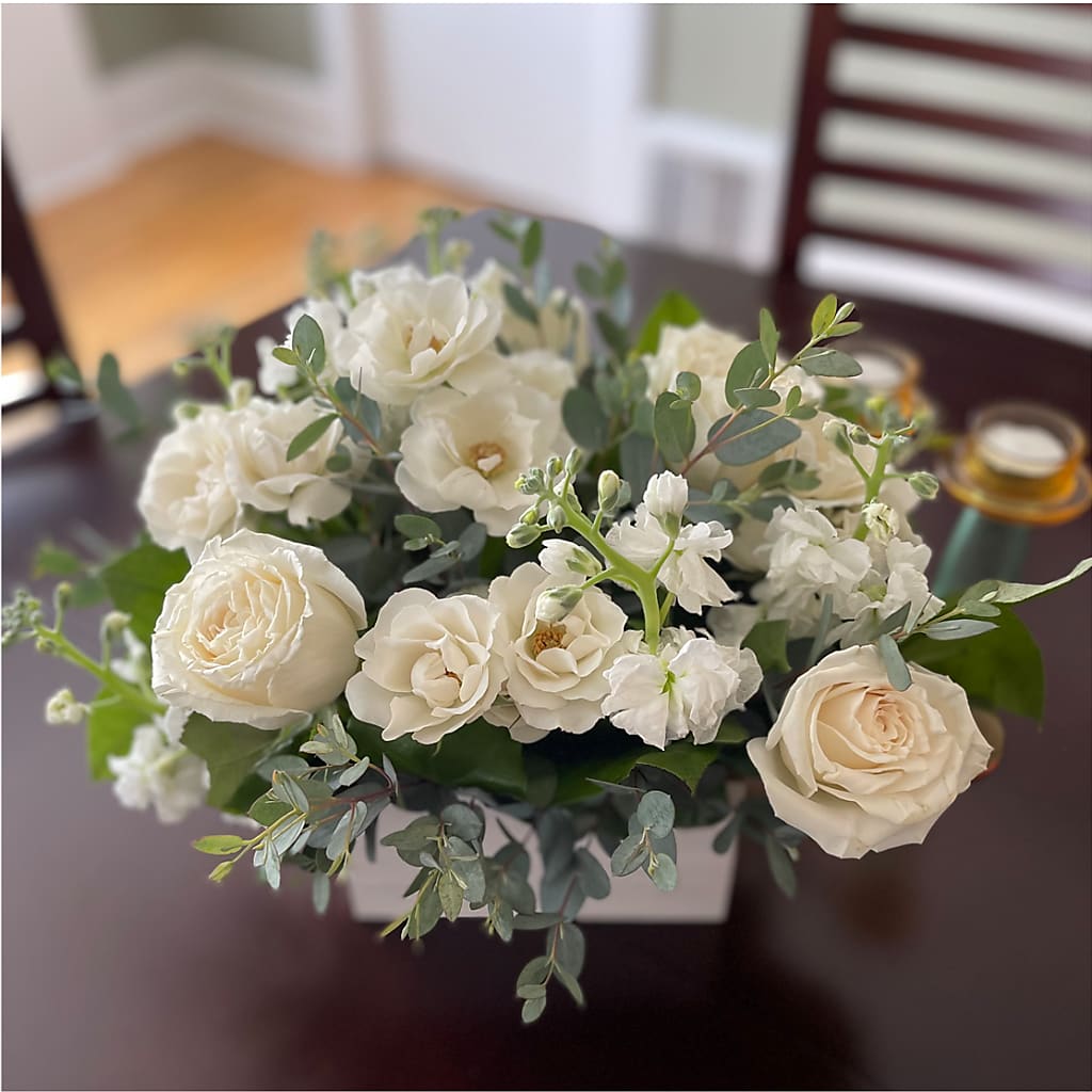 Fresh Linen Box Bouquet –  Luxe Flowers Birmingham, Birmingham MI