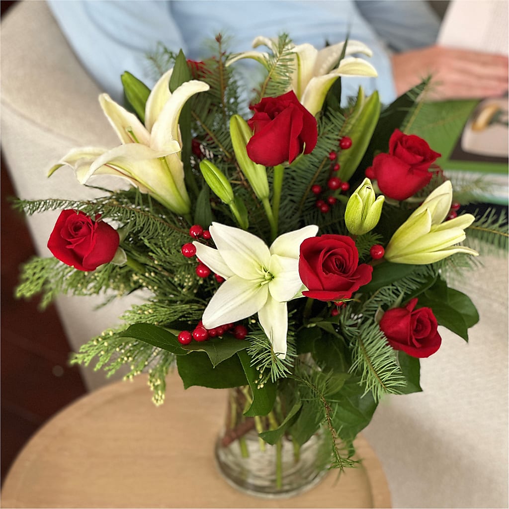 Sparkling Snowflakes Bouquet –  Luxe Flowers Birmingham, Birmingham MI