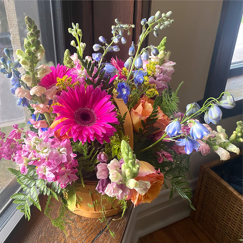 Garden of Life Basket –  Luxe Flowers Birmingham, Birmingham MI